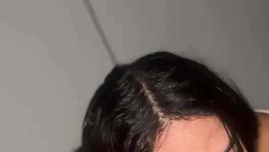 Sie weiß, wie man einen mann befriedige