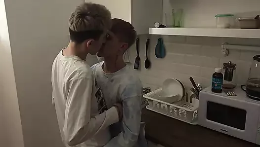 Twink seduced a guy for a juicy anal fuck