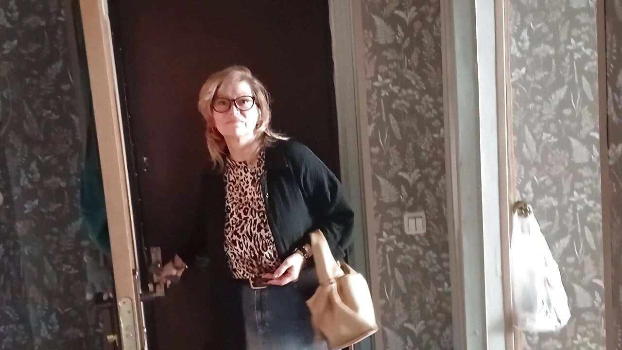 Psycholog Raisa Romanovna. Rytuał stania się dziwką. Uświęcenie dojrzałych dziur !))) Gorący rosyjski casting!