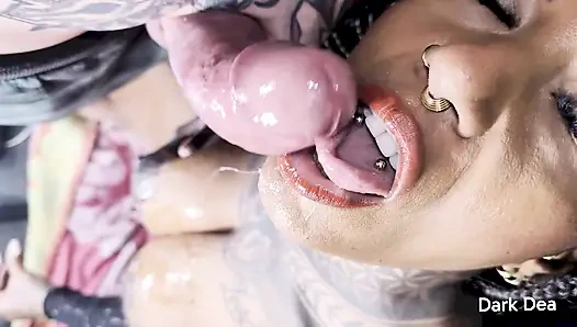 Dilahirkan untuk Suck! Aku suka banget mulutku dientot habis-habisan sama besar!