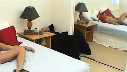 PELACUR SEKSI TOKET BESAR DISETUBUHI MENTAH-MENTAH OLEH MEMEK DAN ANAL TANPA KONDOM