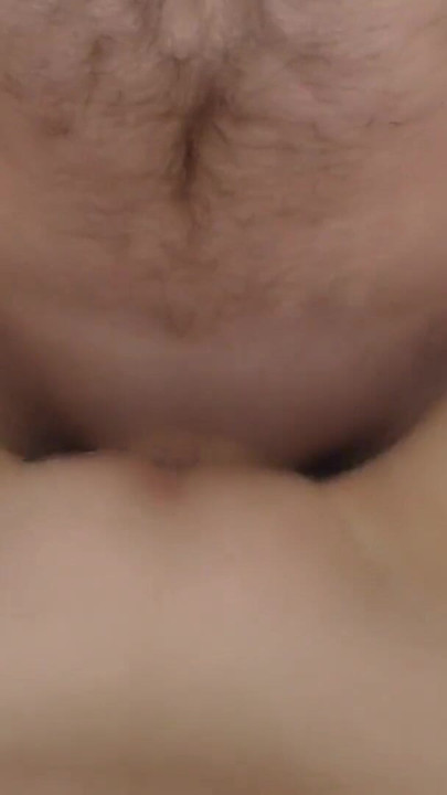 그는 나를 따먹고 내가 진짜 오르가즘을 느끼는 동안 동시에 클리토리스를 문지른다 | 흑인 대물 자지와 섹스하는 흑인 대물