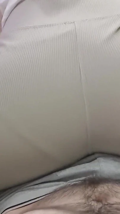 רגע בלתי נשכח מתוך "DRY HUMP - חבר לכיתה בטייצים חדשים חם מאוד"