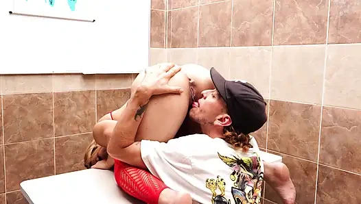 Guru, tentunya jika saya mengisap payudaranya, saya akan bisa menghabiskan tahun ini?