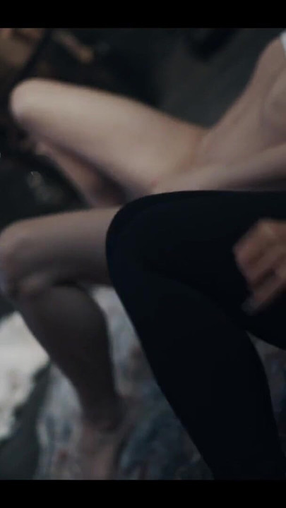 Russa loira e ruiva lésbica hardcore sexo - meninas ficando controladas por parasita alienígena | Clipe 1