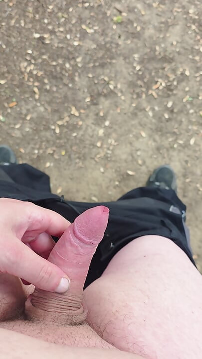 I'm really horny again in the parking lot in the forest a671