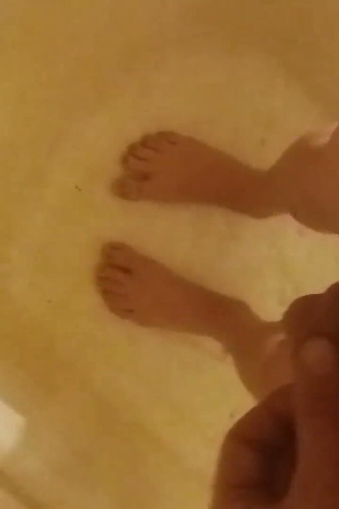 Pacing Naked and Barefoot Peeing on My Foots, in a Bathtub