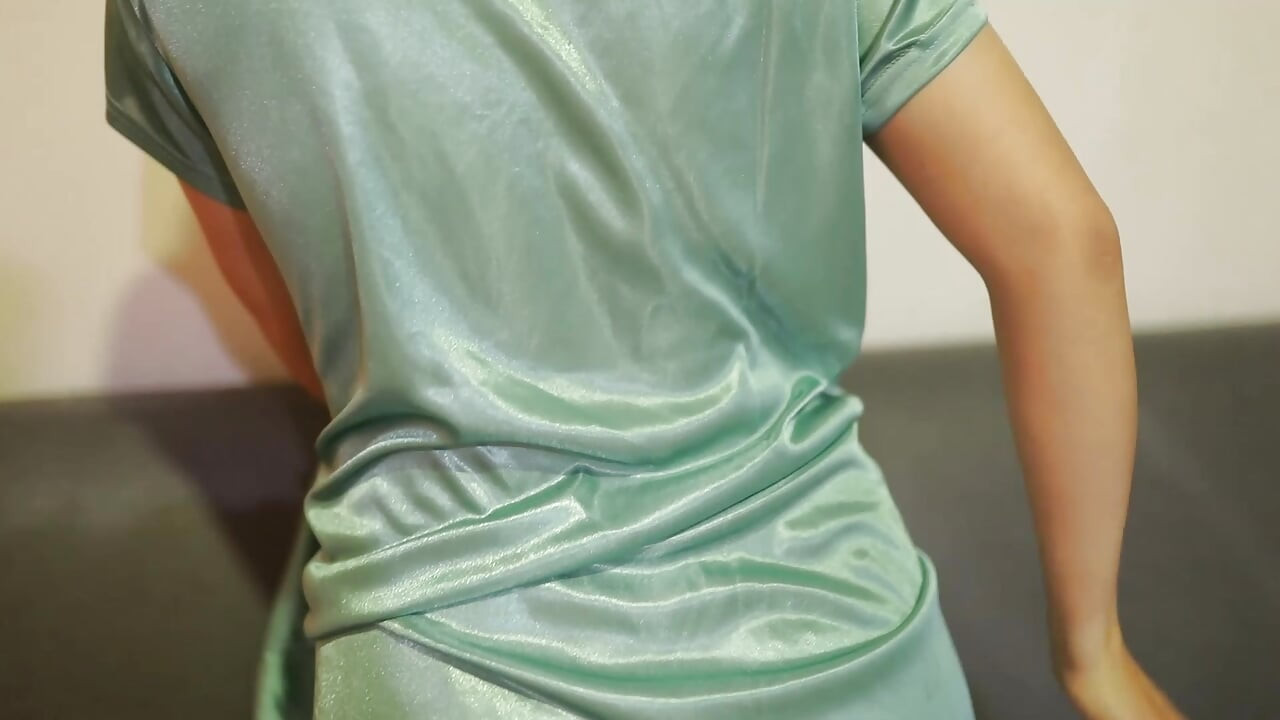 STEPMOM RELAXING ON THE COUCH WEARING A TRANSPARENT SATIN DRESS BOKEP INDONESIA LATEST