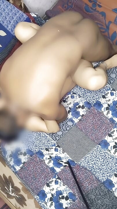 Aku menelepon ibu tiri temanku sendirian di rumah dan menyetubuhinya