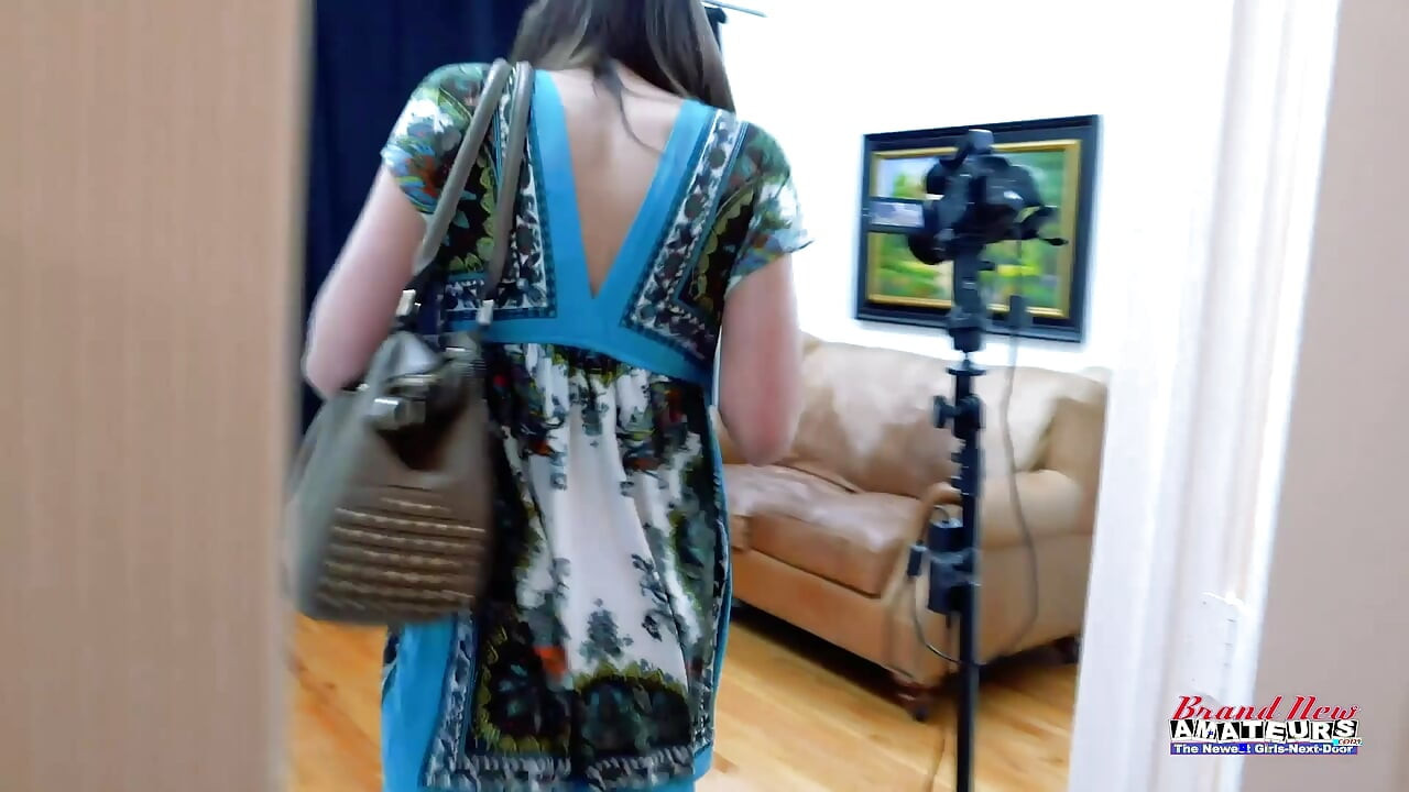 Érett tintás Shelly fontok szexjátékkal, hogy BJ-t adjon!