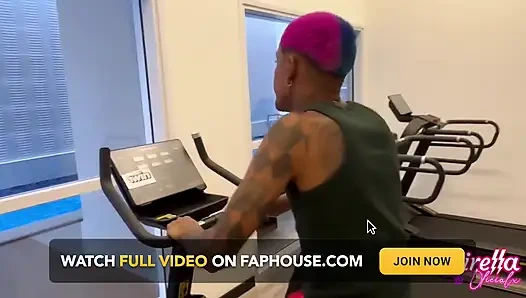 Saya gadis silikon kurus dari Smart Fit