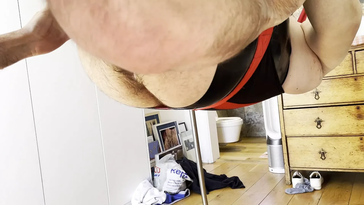 MASSIVE slack cunt needs unhinged masturbation
