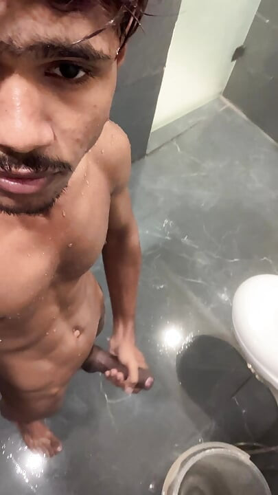 Νεαρό αγόρι αυνανίζεται