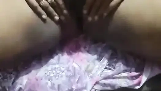 Hintli tamil teyze parmaklıyor