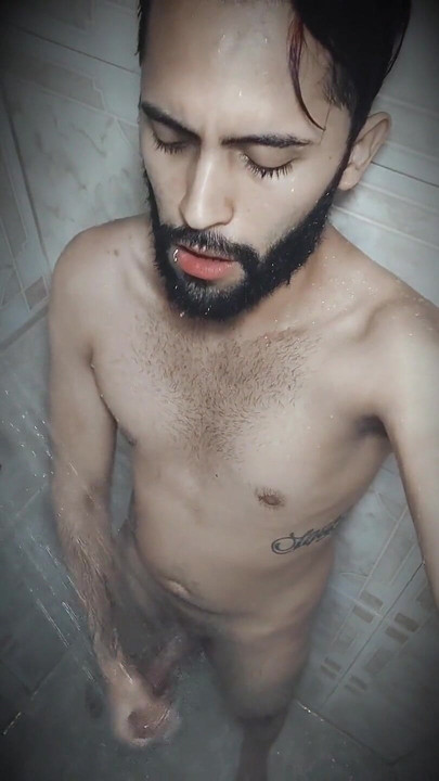 在淋浴时照顾我的晨木