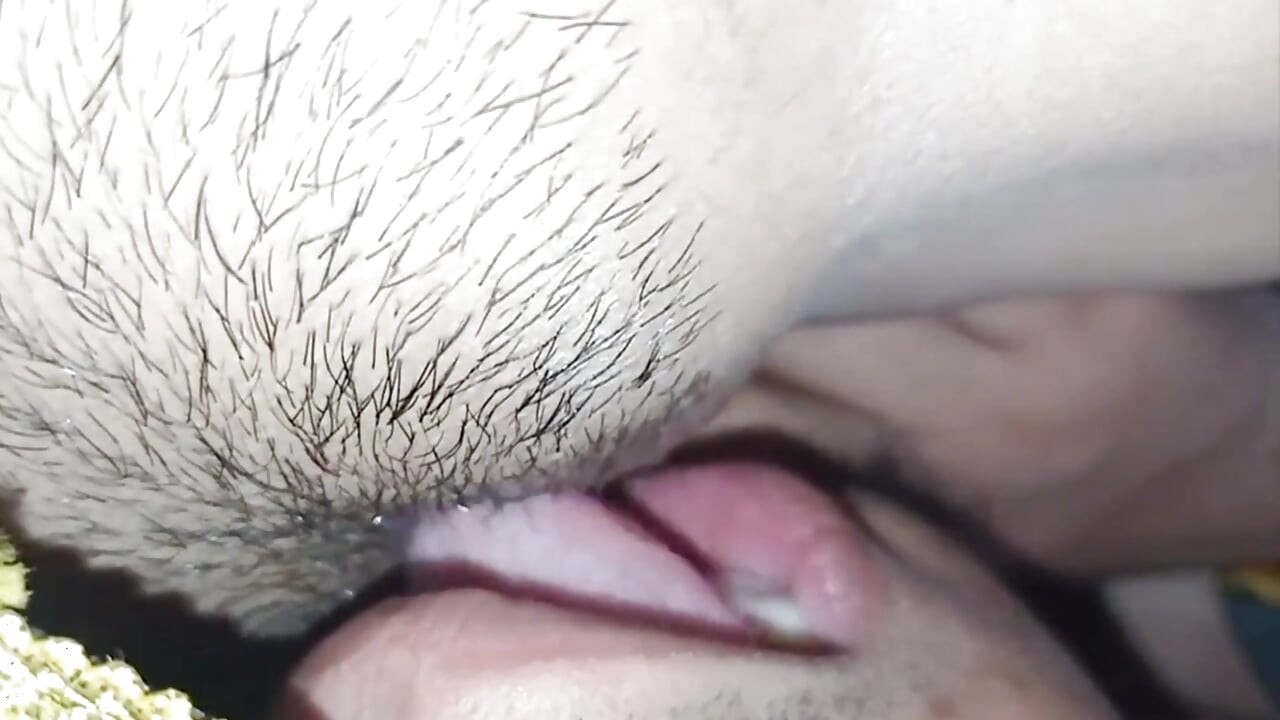 Thai girl Ninew gets her burned until her mouth is wet