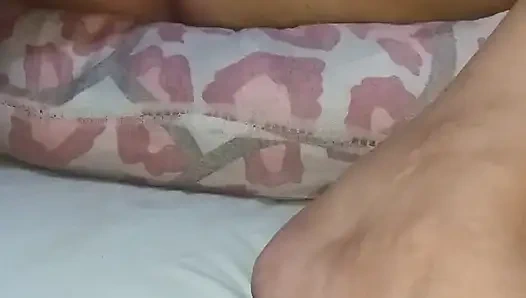 Güzel ıslak amcığım.karımdan zevk aldı