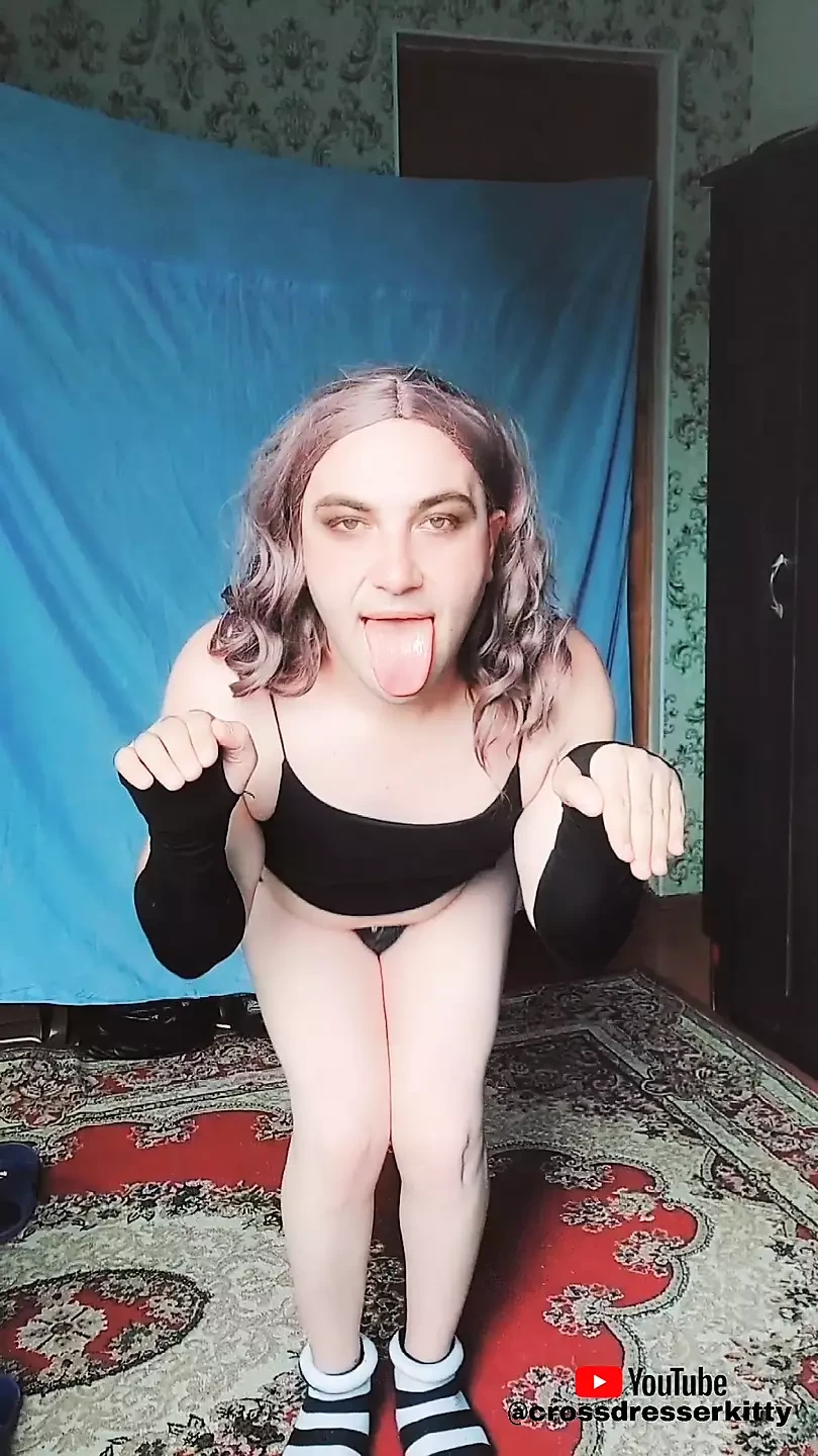 +18 TEEN WHITE TWINK CROSSDRESSERKITTY YOUTUBER ALONE AT HOME MAKING HOT PERFORMANCE FOR NEIGHBORS WHO WATCHING THROUGH WINDOW