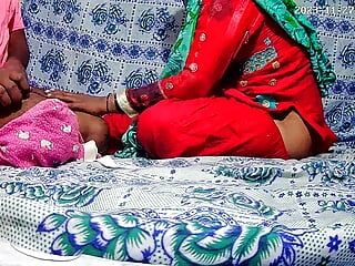 Indyjski seks z chłopcem i dziewczyną w pokoju 2865