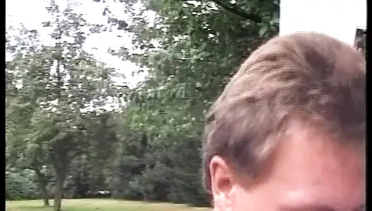 Lubang pantat sempit pelacur jerman ini dientot habis-habisan sampai matanya merem melek