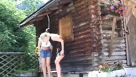 Açık havada lezbiyen porno