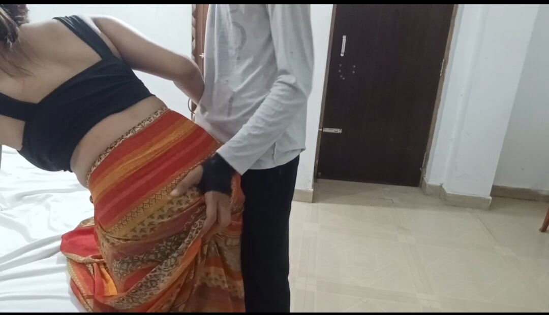 Cute Saree Bhabhiji Gets Naughty With Her Devar for roughsex in Hindi