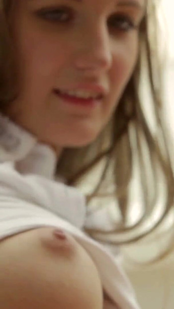 Must-share moment from "Lesbischer Morgen Sex zweier notgeilen Freundinnen"