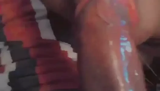 그녀는 단정치 못한 게임을👅 하기 위해 왔어