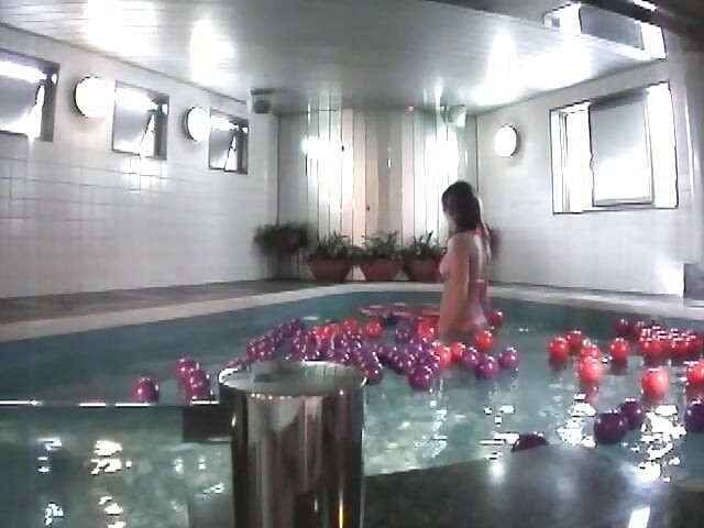 เซสชั่นญี่ปุ่นในสระน้ํา