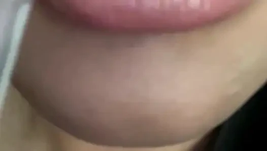 Обнаженный Lipgloss губный фетиш, поклонение губам, женское доминирование
