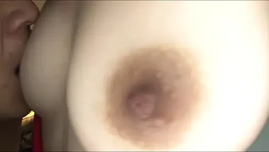 Ağrılı kalçalarını sallarken terli ve sulu oluyor 3