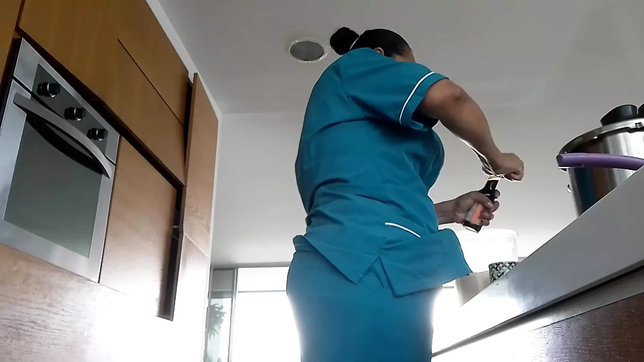Employee with a big ass masturbates her juicy pussy while cooking for her boss