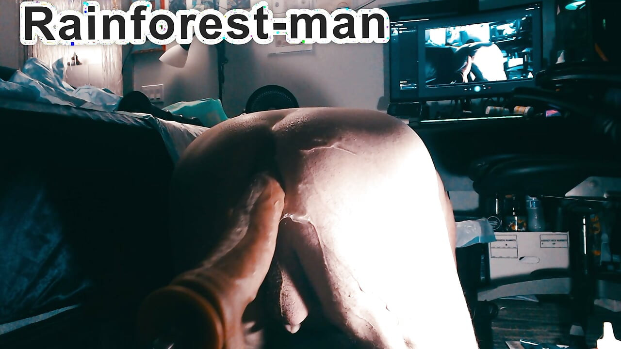 Rainforest-man Slippery when Wet 17-inch Monster Dildo