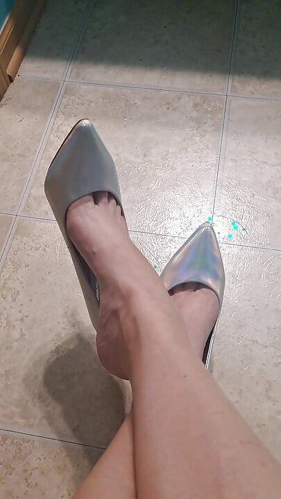 Stiletto Shoe Dangling