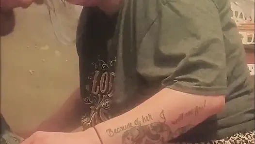 Skyebay lagi asik tryout tenggorokan