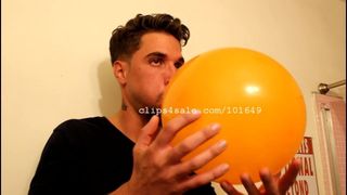 Fetiche por balão - samuel soprando balões vídeo 2