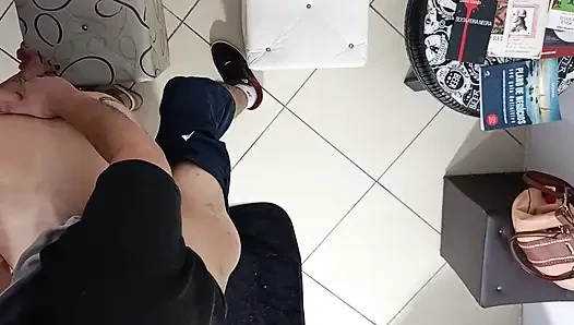 Bekleme odası seks yapmak için iyi bir yerdir.