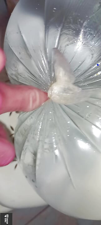 シャワー💦中のおもちゃとの情熱的なソロ