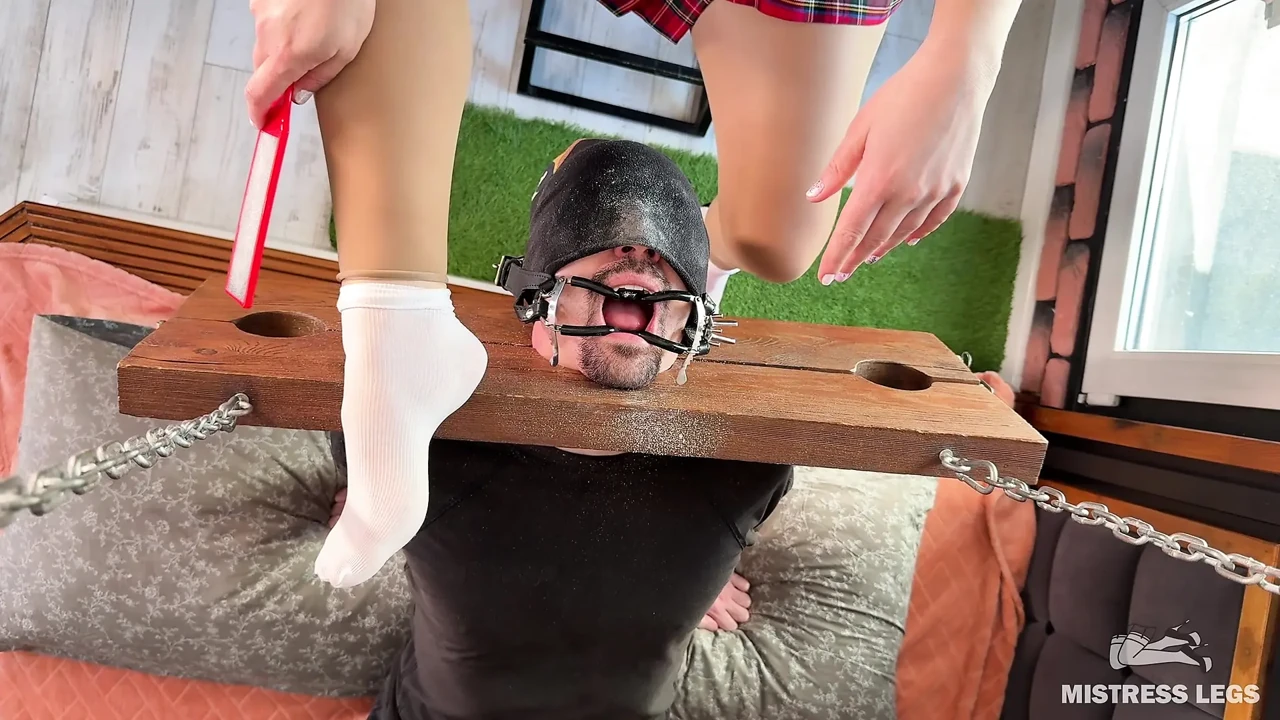 Foot Dust Feast Pedicure Scrapings Straight Into Slave's Mouth