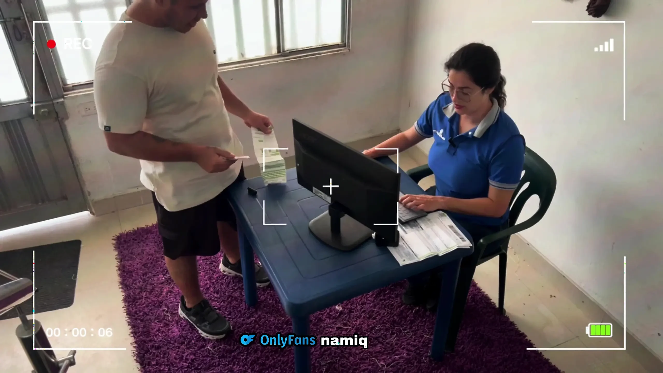 Kamera çalışanlarının çalışma saatleri içinde seks yaptığını yakalıyor