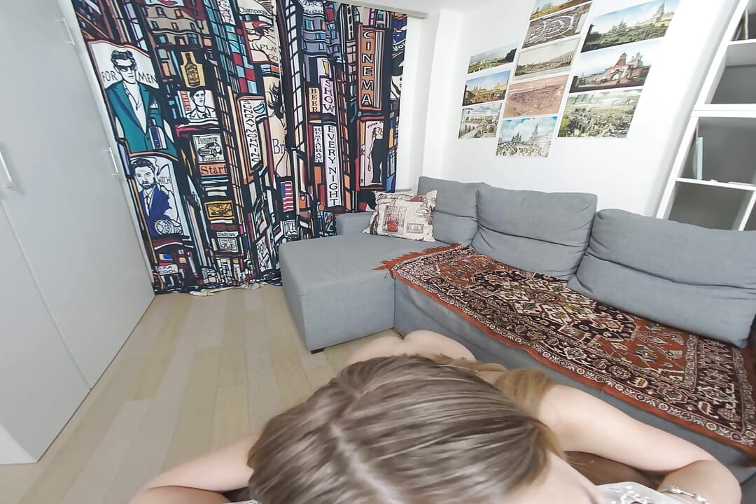 Hazel Grace striptiz yaparken sevgilisini emiyor