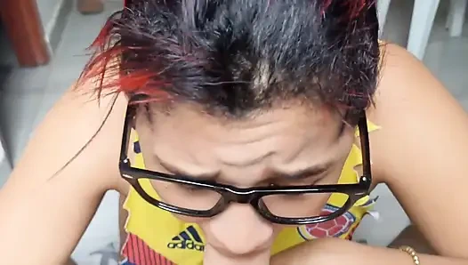 Toket kendor besar brunette usia 18 tahun dari New York Amerika Serikat meniduri josnf kontol besar saudara tirinya