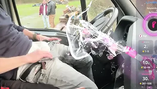 Birden fazla ziyaretçi ile beklenmedik kamyon durağı karşılaşması