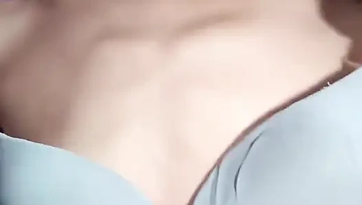 Gadis india lagi asik fingering memek beceknya sambil pamer toket aduhainya