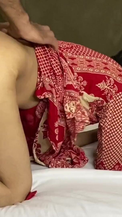 Indian Desi Chudkad bhabhi ki chut ko jam kar pela | Clip 1