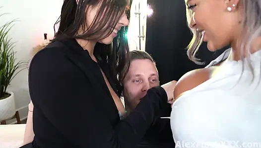 Violet Myers ve Hayley Davis barda rastgele bir adamı alıyor