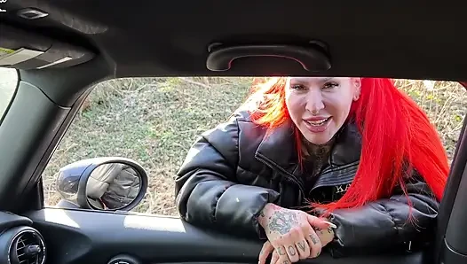 Fat-ass-leggings-trap on the main road! Who takes me to fuck?