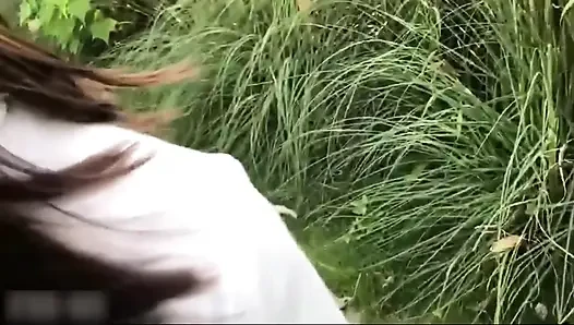 Gadis bdsm di luar ruangan