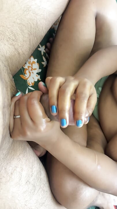 Caseiro Casal em momentos privados oleando e boquete