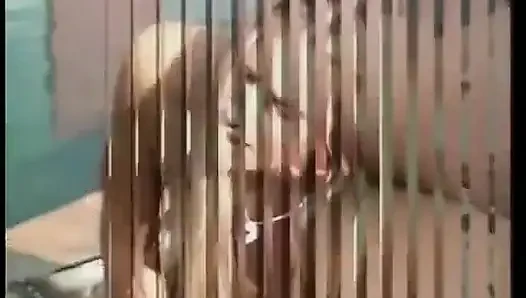 Harika götlü minyon sarışın jakuzide yarağa biniyor